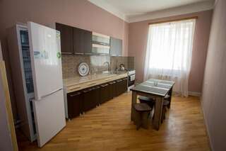Гостевой дом Guesthouse Hillside Тбилиси Классический четырехместный номер-20